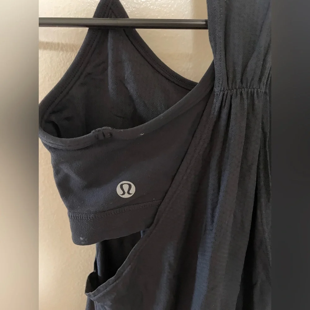✨Lululemon No Limits Black Tank Top Size 2 - Picture 7 of 9